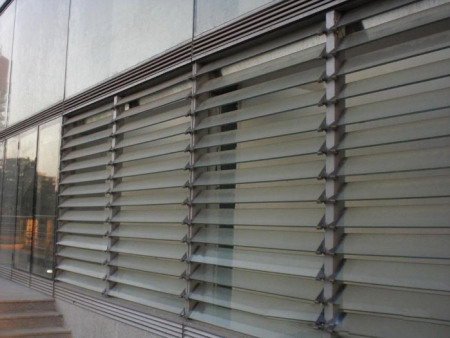 鋁合金(jīn)百葉窗(chuāng)