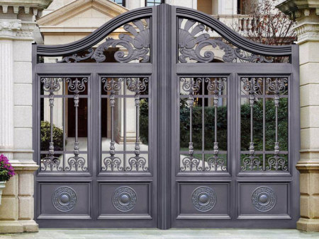 鋁(lǚ)藝大門(men)